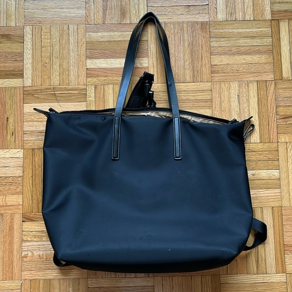 Caraa Studio Tote Nylon in Black 🖤🖤🖤 (sold out black on black) - Picture 2 of 8